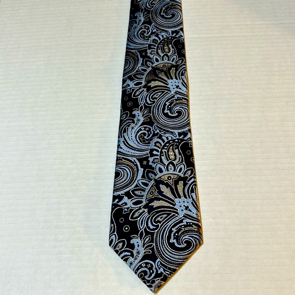 Eagle 100% silk necktie, blue silver in color Paisley pattern - Picture 1 of 6
